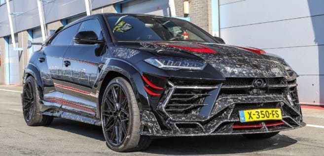 Enzo Knol avec sa Porsche Panamera