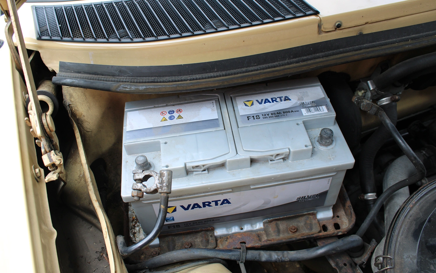 Image de la batterie enlever les protections des bornes