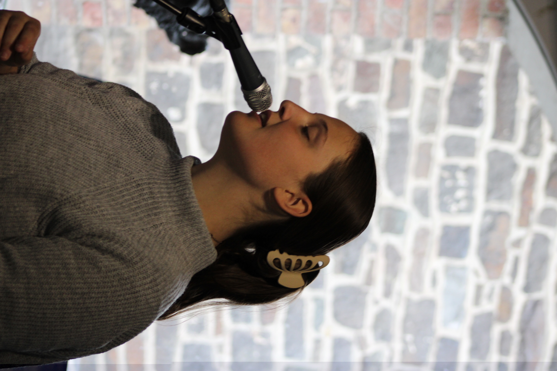 Photo de Luka De Scheerder, soeur jumelle de Luna et soeur de Jitse et Jarne, chanteuse